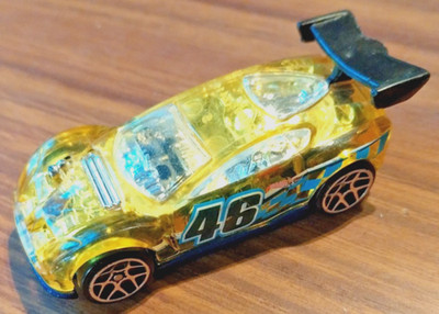 Hot Wheels Synkro 1.64 Translucent Yellow 2014 Super Loop Chase Race 5er Pack