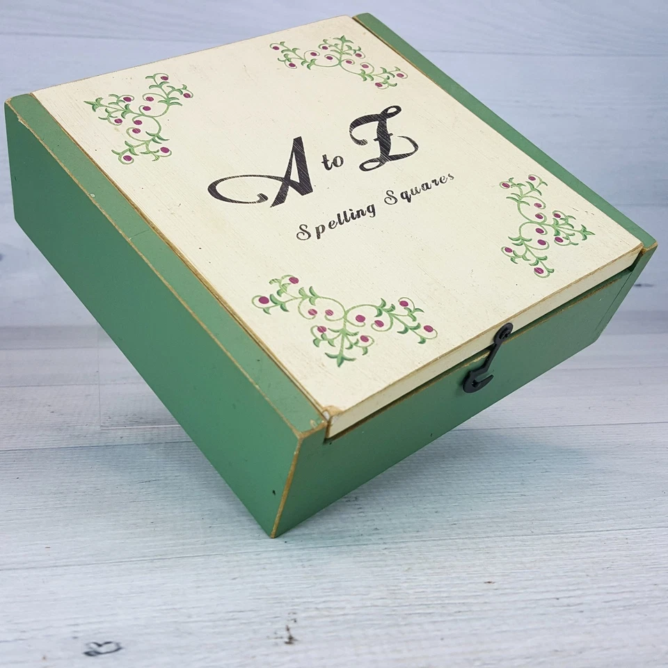 Azulejos de ortografía de madera vintage cuadrados letras de la A a la Z en cursiva con caja de madera 97 piezas Foto 2 de 4