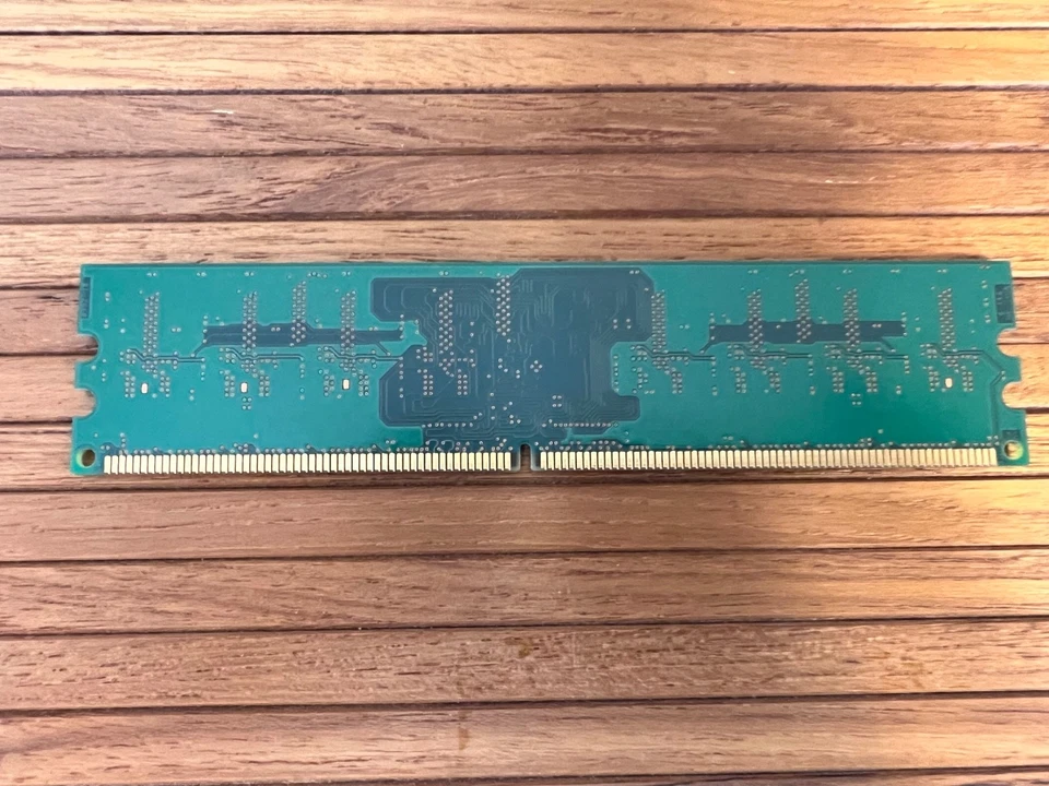 Hynix 1 GB PC2 - 6400 Desktop RAM / Memory - Image 3 of 3
