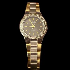 Q Q by Citizen ladies Watch Genuine Crystal Model Q691J402Y Two Tone Band 5 Bar