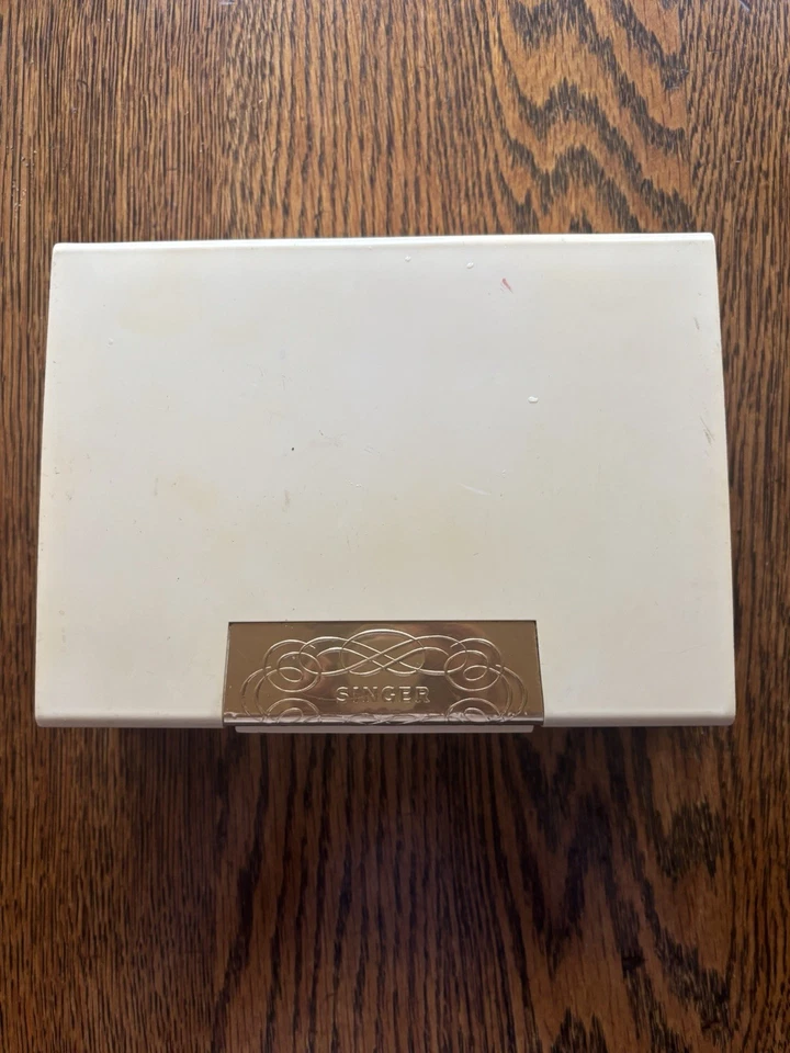 Raro Singer 401 Manual y Accesorios con Caja Rígida e Instrucciones Años 50 Foto 2 de 4