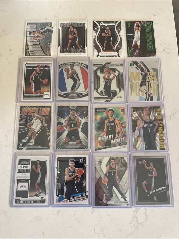 2023-24 Victor Wembanyama (RC) Panini Prizm Rookie Topps Class Refractor Lot 16