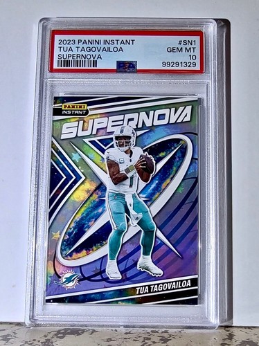 Figurina Calcio Tua Tagovailoa 2023 Panini Supernova NFL #SN-1 PSA 10 Gemme Ottime Condizioni - Foto 1 di 4