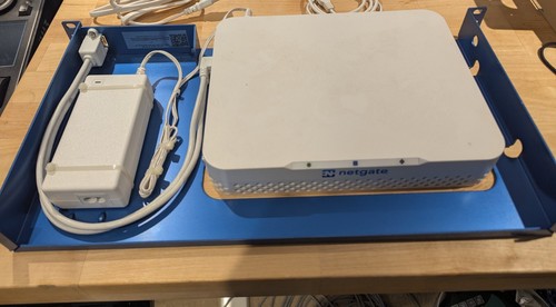 Netgate 4100 BASE pfSense+ Gateway, w/Power Adapter + 1U Rack Mount Kit - Picture 2 of 4