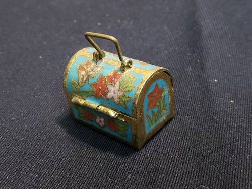 Vintage Cloisonne Schatzkiste Anhänger mit Fingerhut innen  - Bild 3 von 11