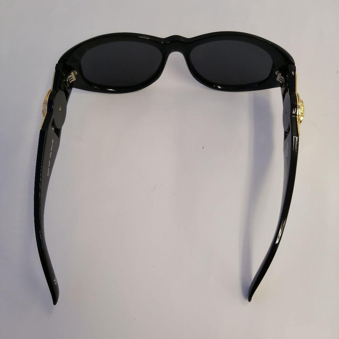 Gianni Versace Medusa Sunglasses with case gold hardware COL 852