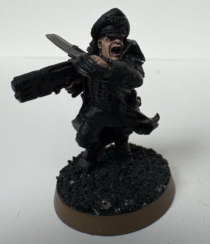 Warhammer 40k Imperial Guard Running Commisar Metal OOP - Picture 2 of 7