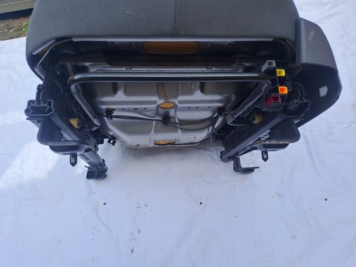 Ford Focus MK2 Front Passenger Side Fabric Seat In Black And Grey Scheme C027! - Picture 4 of 10