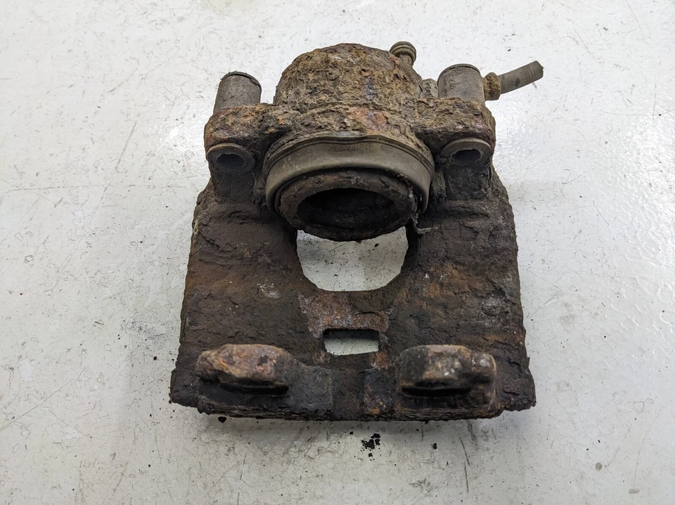 LAND ROVER FREELANDER 2 2.2 TD4 2008 RIGHT FRONT BRAKE CALIPER - Image 3 of 4