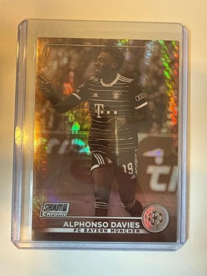 Alphonso Davies /75 Topps Stadium Club Chrome UCL Champions League 2022-23
