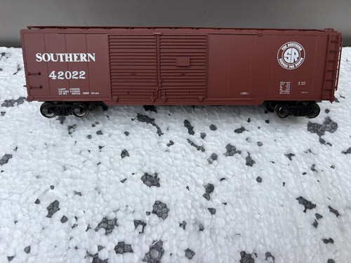 ATHEARN # SPECIAL RUN  H0  GAUGE SOUTHERN   BOX CAR  # 42022 | Condition: Used