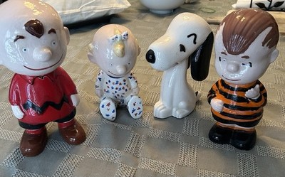 Peanuts Ceramic Figurines Snoopy Charlie Brown Linus Baby Sally Nice Condition