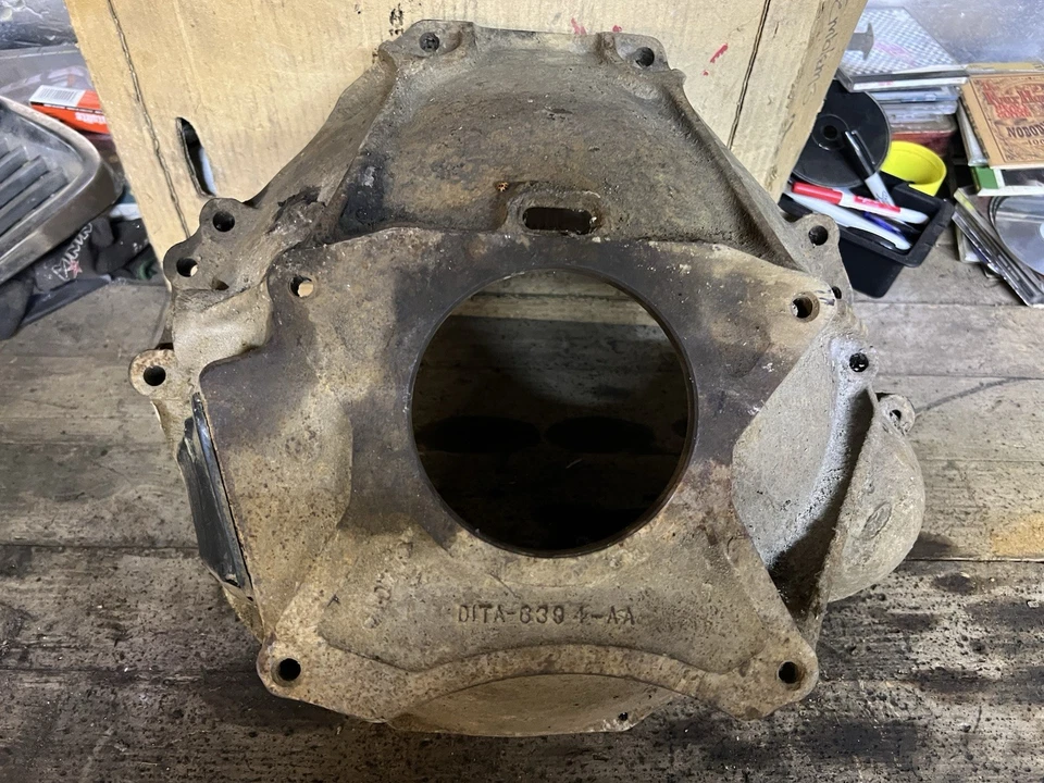 FORD 289-302-351 SMALL BLOCK BELL HOUSING D1TA-6394-AA Cast Iron OEM - Image 4 of 4