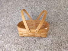 2011 Longaberger Woven 10" Basket With 2 Movable Handles 