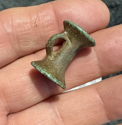 ANTIKES BRITISCH-KELTISCHES. BRONZE KLEIDUNG TOGGLE. um 100 v. Chr. Found Suffolk UK