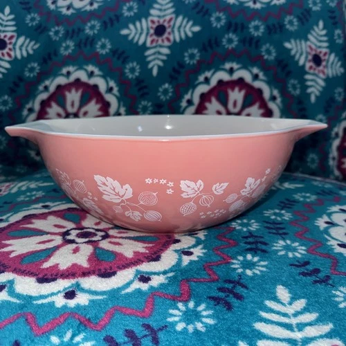 Vintage PYREX Pink Gooseberry 4 Qt Cinderella Mixing Bowl #444