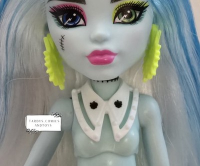 Monster High Skulltimate Secrets Series 1 Frankie G3 Earrings & Collar Necklace 