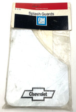 Nos New Gm White Chevrolet Bow Tie Mud Flaps Splash Guards One Pair Car
