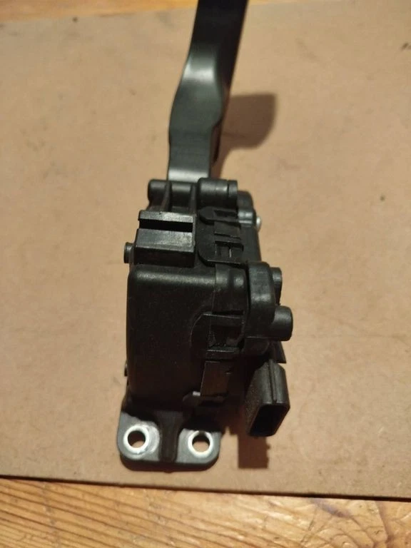 Renault Twingo II 2009 Benzin Gaspedal 6PV00908504 KKE9822 - Bild 2 von 4