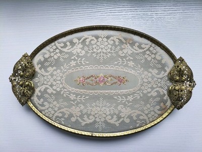 Vintage Stickerei und vergoldete Petit Point Glas Tablett. Regent of London