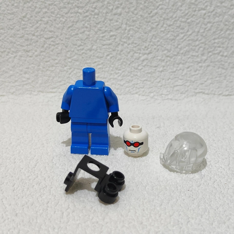 LEGO Batman I Minifigure Mr. Freeze, Blue From 7884 - Image 4 of 4