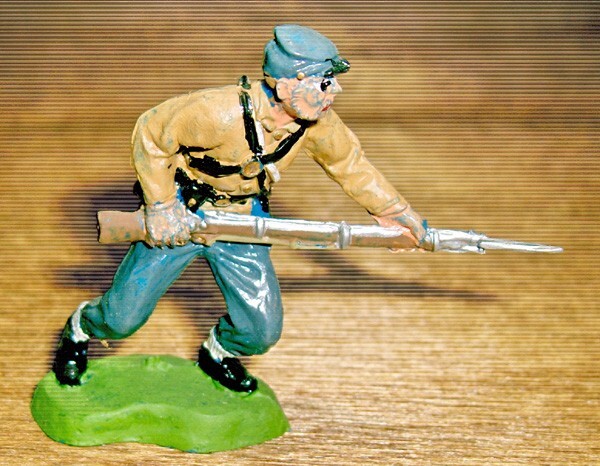 CIVIL WAR CONFEDERATE CHARGING 54MM MARXMEN MODELS FROM ENGLAND
