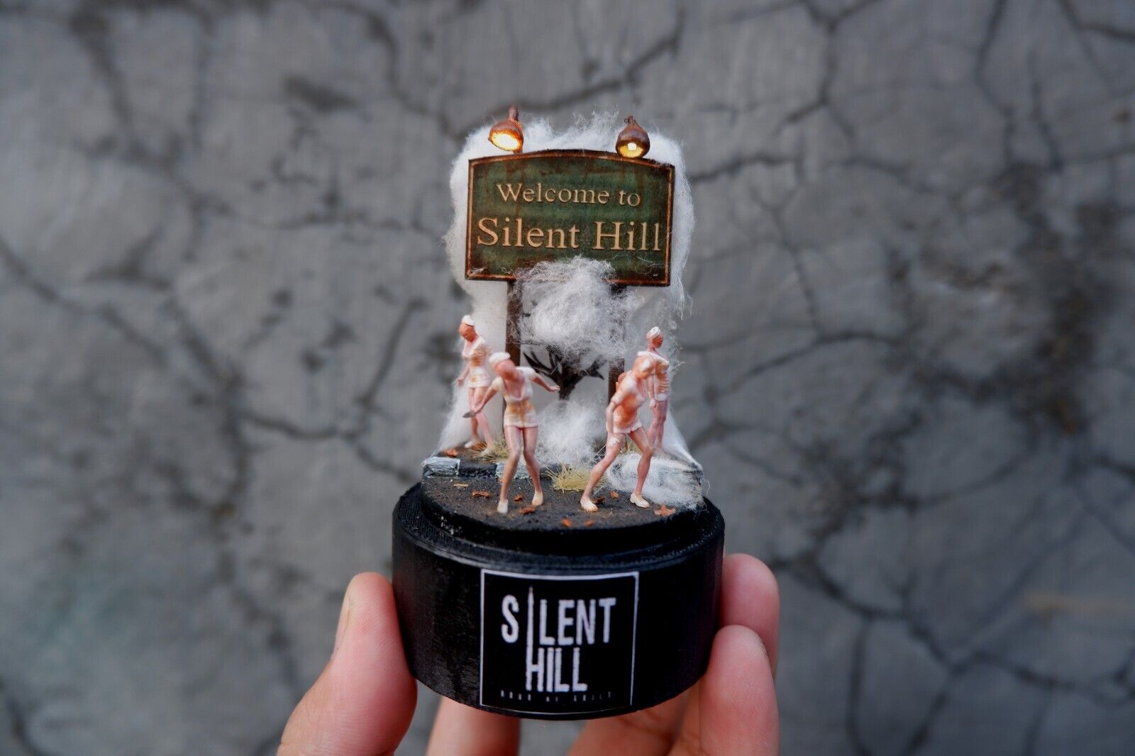 Welcome to Silent Hill diorama - Horor Scene - Nurse zombie monster - LED USB