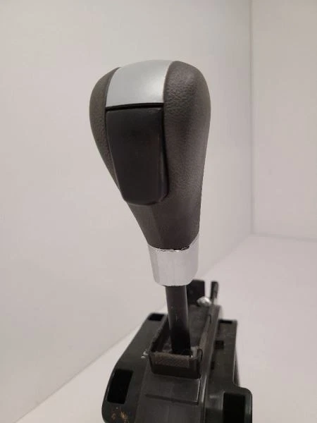 07-09 PONTIAC TORRENT AUTOMATIC FLOOR SHIFTER LEVER ASSEMBLY - Image 3 of 4