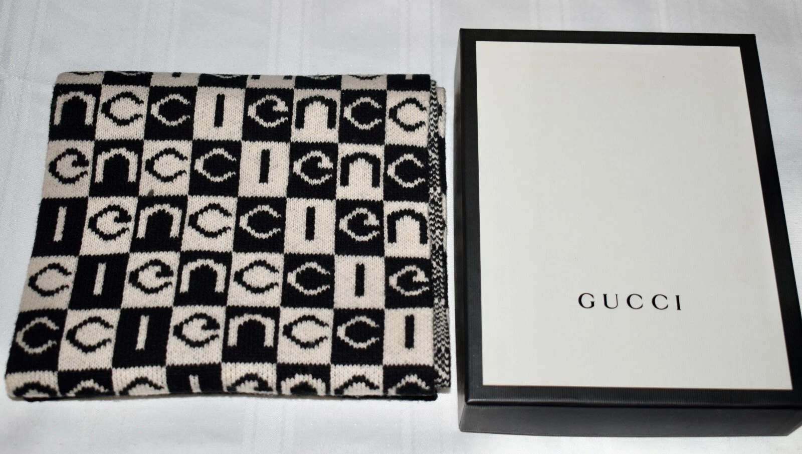 Foulard Gucci noir/blanc à carreaux logo 100 % laine laine 25 x 180 cm dans sa boîte ~ US6