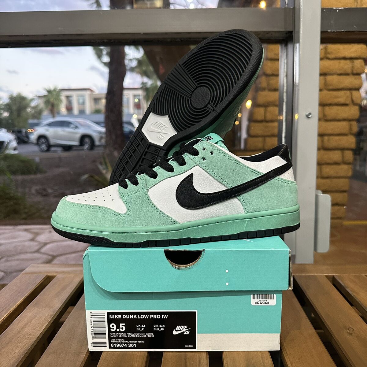 Nike SB Sea crystal Dunk Low 2016 (DS / BRAND NEW) Size 9.5 Nike SB Sea crystal Dunk Low 2016 (DS / BRAND NEW) Size 9.5