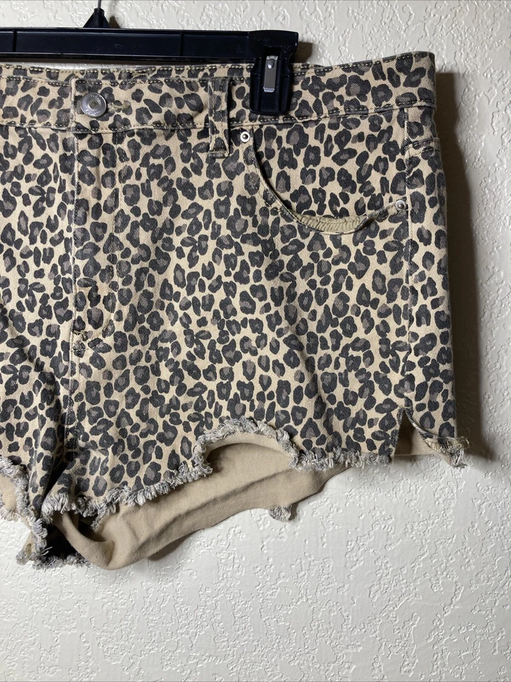 Pantalones Cortos De Colección Rue 21 Estampado Animal Corte Cheeky Para Mujer Talla 18 Tiro Alto Foto 2 de 4