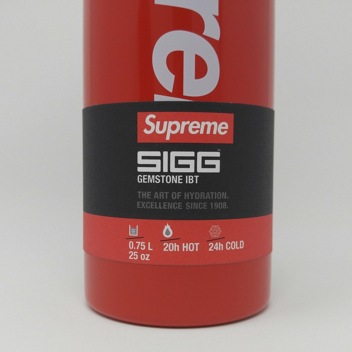 Supreme - Supreme®/SIGG™ Vacuum Insulated Bottle Supreme SIGG™ Vacuum Insulated 0.75L Bottle (FW20) - $54