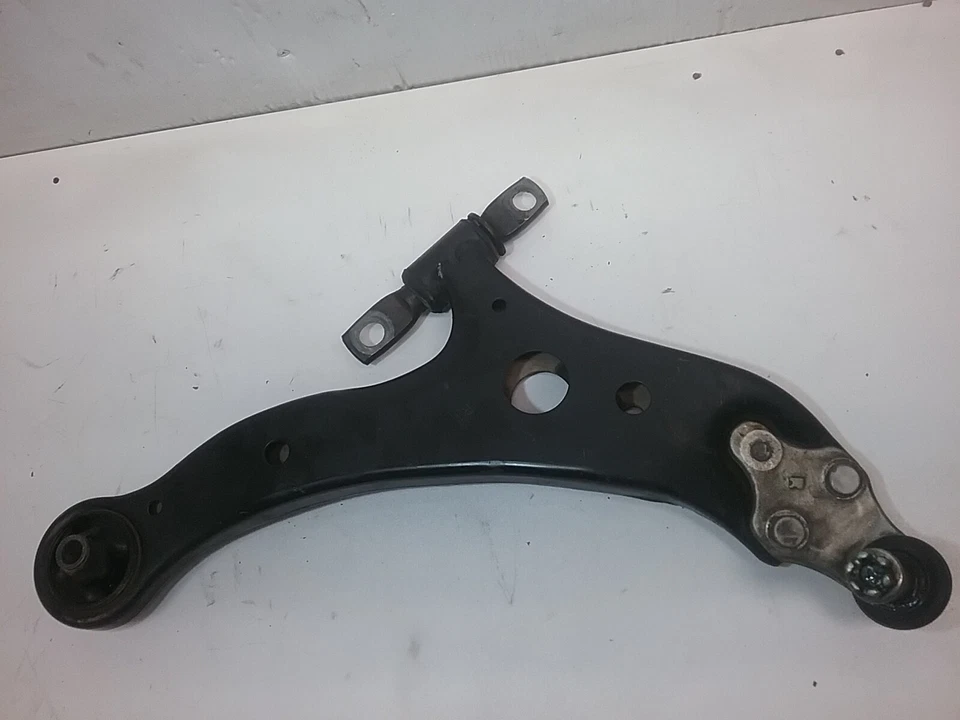 Braço de controle inferior dianteiro direito Toyota Camry LE 2012 2.5L 4 cilindros - Imagem 2 de 4