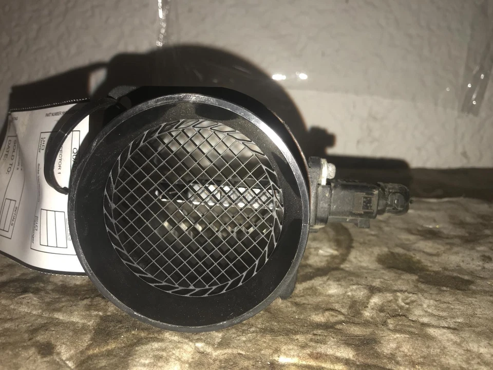 Medidor de flujo de aire de inyección de combustible usado se adapta a: Volkswagen Tiguan 2012 2,0 L gasolina en Foto 2 de 4