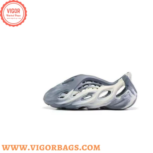 Zapatillas y sandalias convertibles de invierno Vs verano Foa Foto 4 de 4