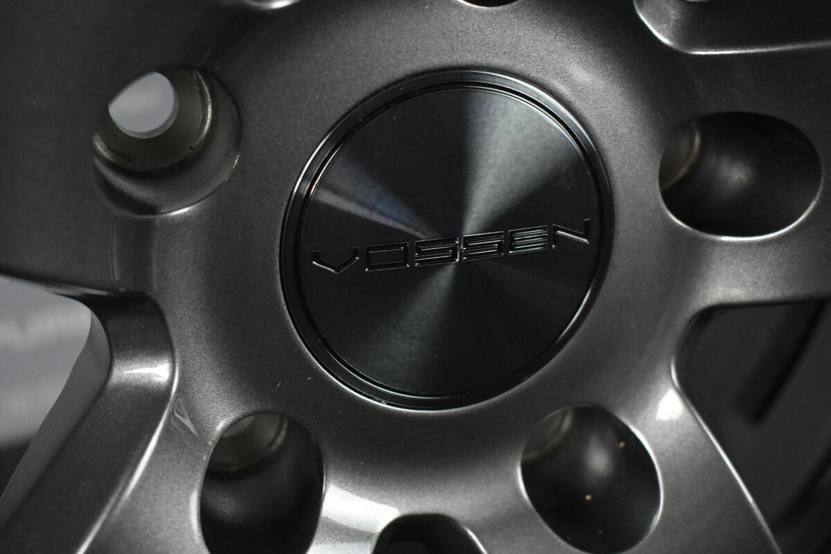 One Genuine Vossen 22 One Genuine Vossen 22
