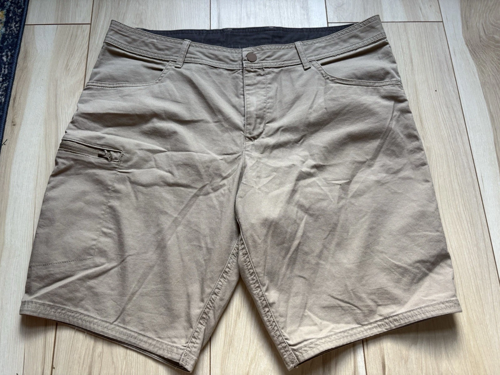 Quechua Men’s Hiking Shorts Size 44 Khaki Outdoor Travel Utility Shorts
Opens in a new window or tab