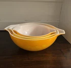 Vintage Pyrex Daisy/Sunflower Cinderella Nesting Mixing Bowls Set of 3
