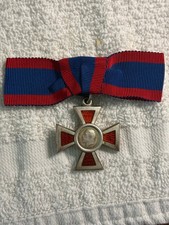 Médaille Croix-Rouge Royale Associé George V Taille réelle