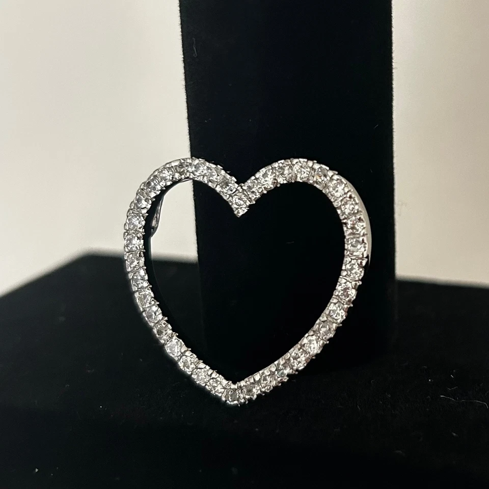 38 Stone Cubic Zirconia heart shaped pendant 925 and CI stamped gifting Love - Image 3 of 4