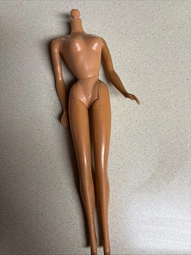 Vintage TLC BARBIE BODY ONLY SUNSET MALIBU #1067 JAPAN REPLACEMENT Body Parts