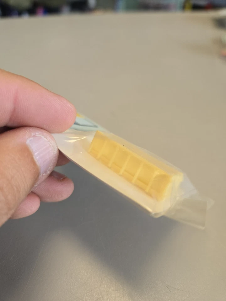 N Scale Burt Industries Garbage Dumpster Large 30514 - Image 4 of 4