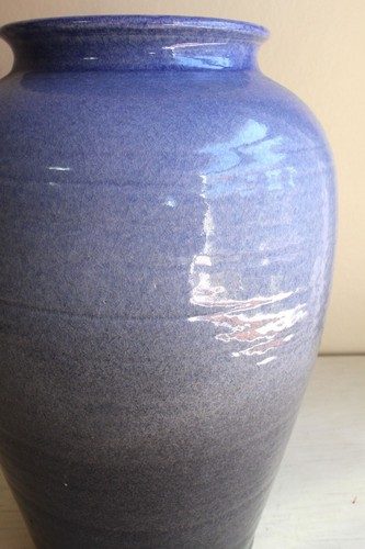 12 in Studio Pottery Gray Blue Wheel Thrown Vase Airbrushed Ombre 1988 Kohse ? - Picture 2 of 10