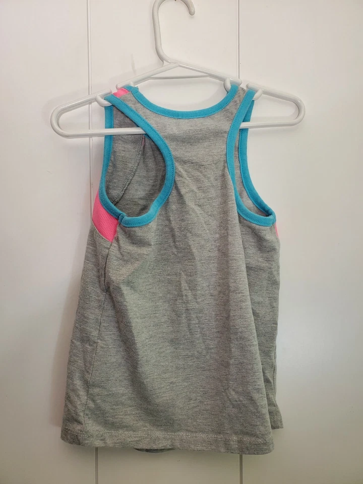 Camiseta sin mangas Puma Active gris/rosa talla 5 para niñas  Foto 2 de 3