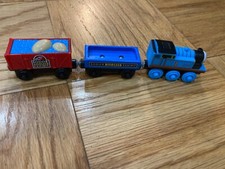 Thomas  Friends 2012, DINO FOSSIL DISCOVERY CAR SET CDK35  talking engine