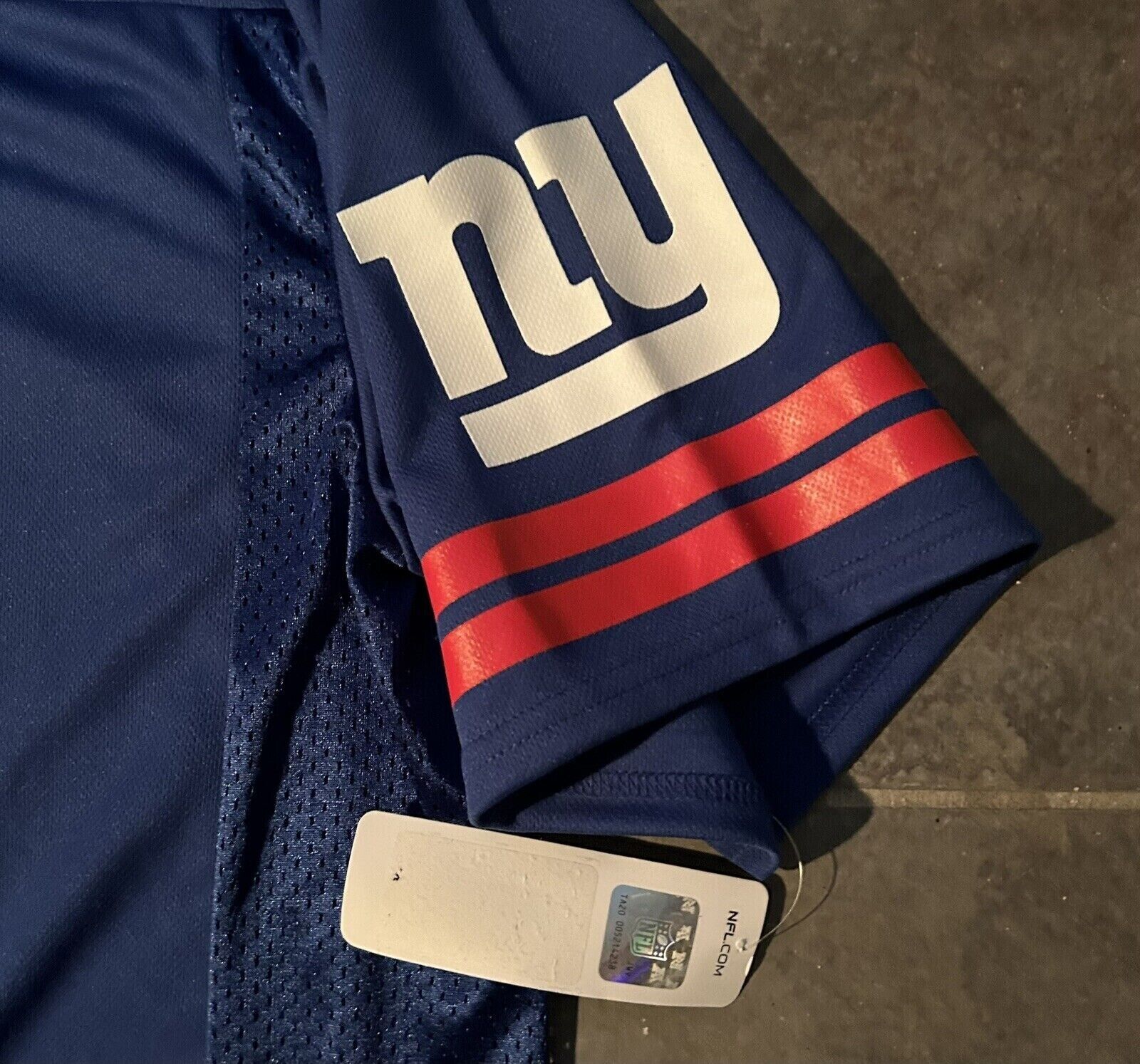 Nike New York Giants No8 Daniel Jones Green Men's Stitched NFL Limited 2015 Salute To Service Jersey