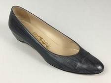 Women's Vintage Salvatore Ferragamo NAVY Classic Low Metal Heel Pumps 7.5 AAA