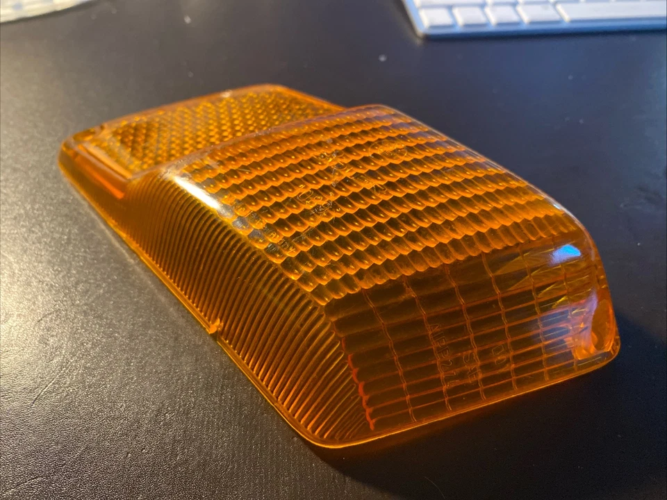 BMW 533i 1978 78 - Lente marcadora frontal pasajero derecho Foto 2 de 4