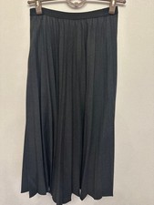 UNIQLO Gray Pleated Skirt M Used No Lining Small Stain