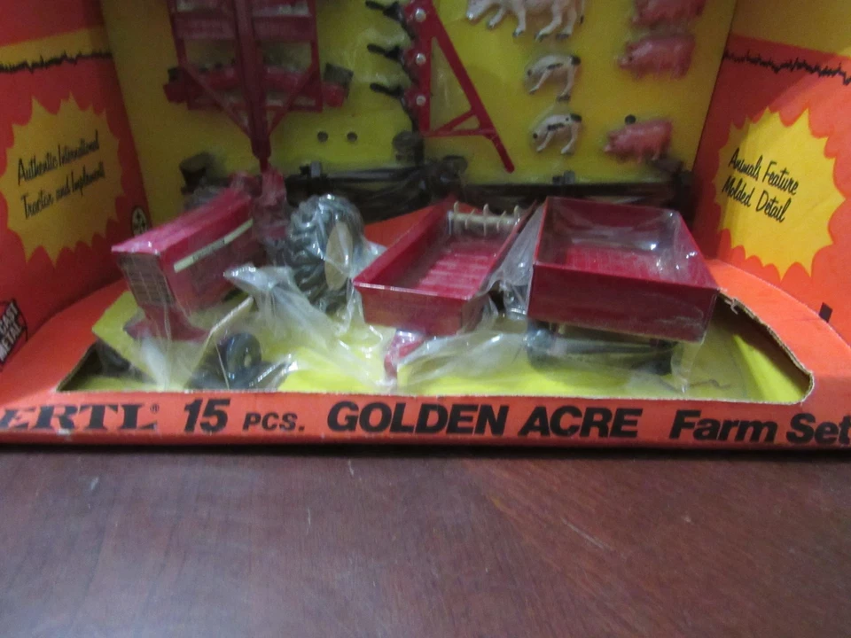 ERTL ESCALA 1/32 INTERNACIONAL ACRES DE ORO 15 PIEZAS JUEGO DE GRANJA - NUEVO EN CAJA Foto 2 de 4